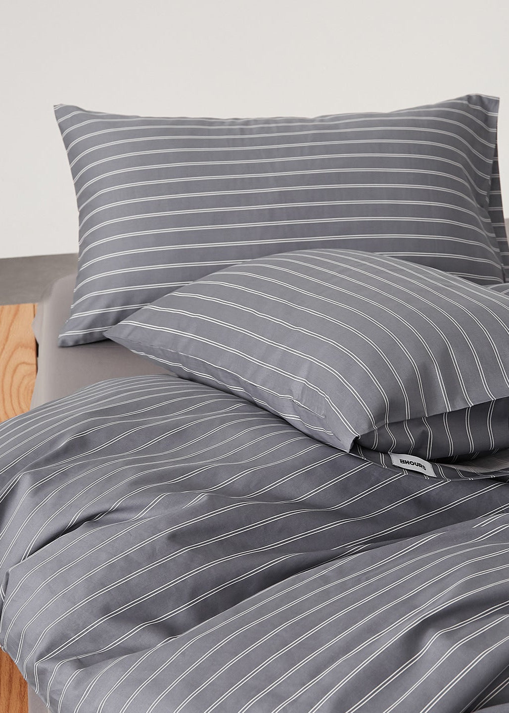 Henry Striped Buttoned Bedding Set / Blue