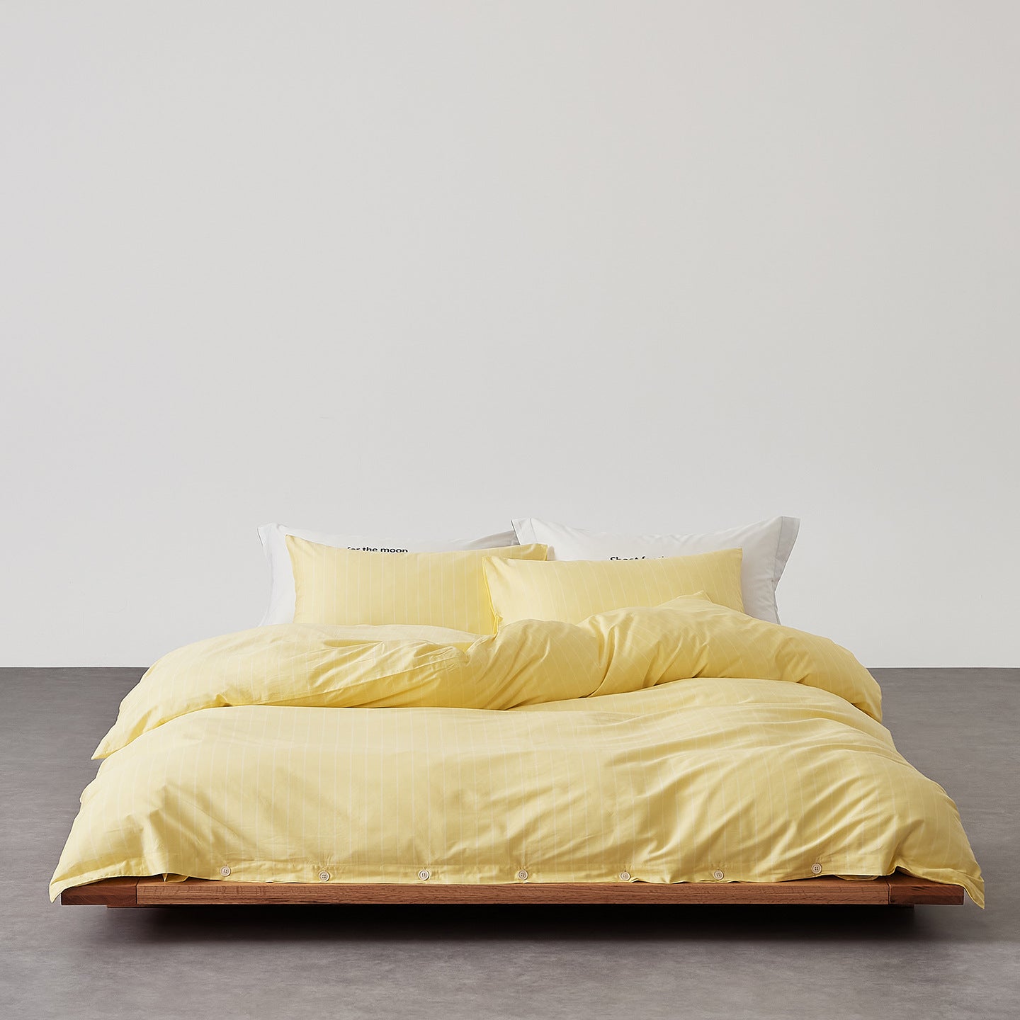 Henry Striped Buttoned Bedding Set / Blue