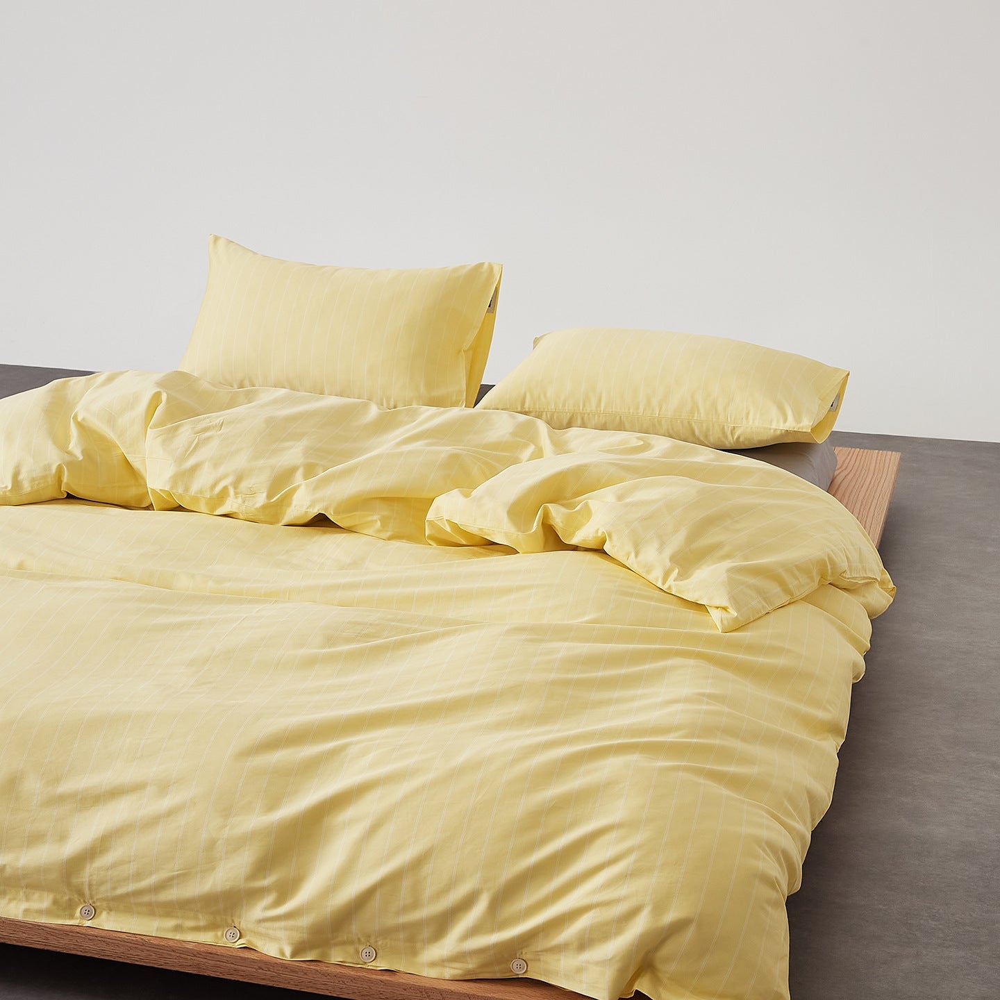 Henry Striped Buttoned Bedding Set / Blue