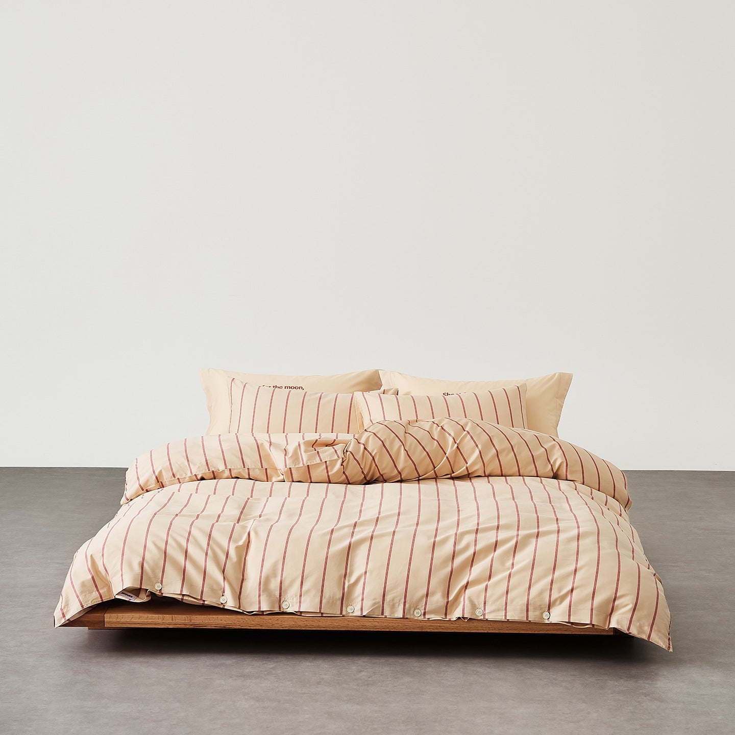 Henry Striped Buttoned Bedding Set / Blue
