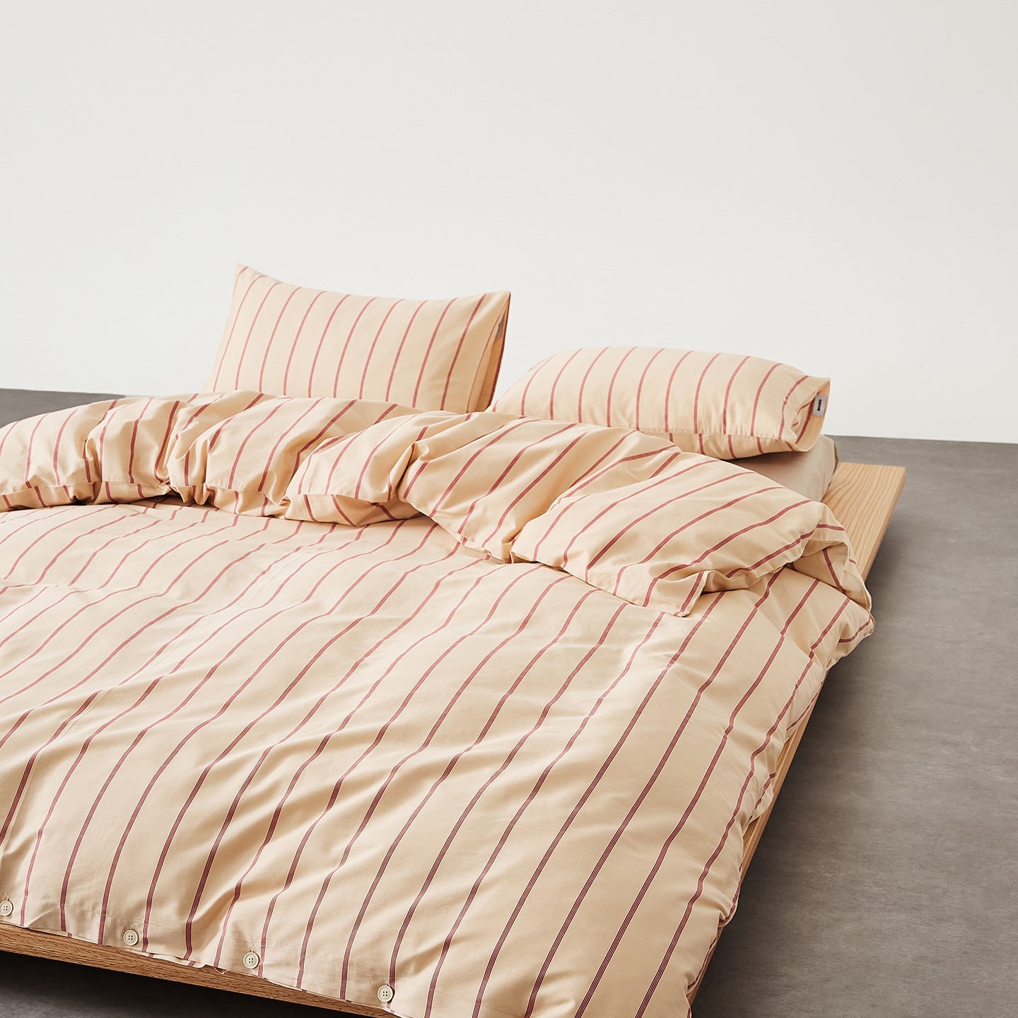 Henry Striped Buttoned Bedding Set / Blue