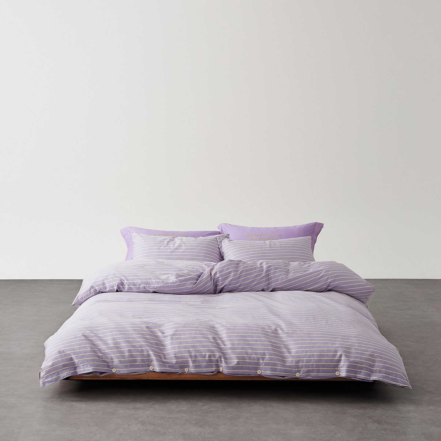 Henry Striped Buttoned Bedding Set / Blue