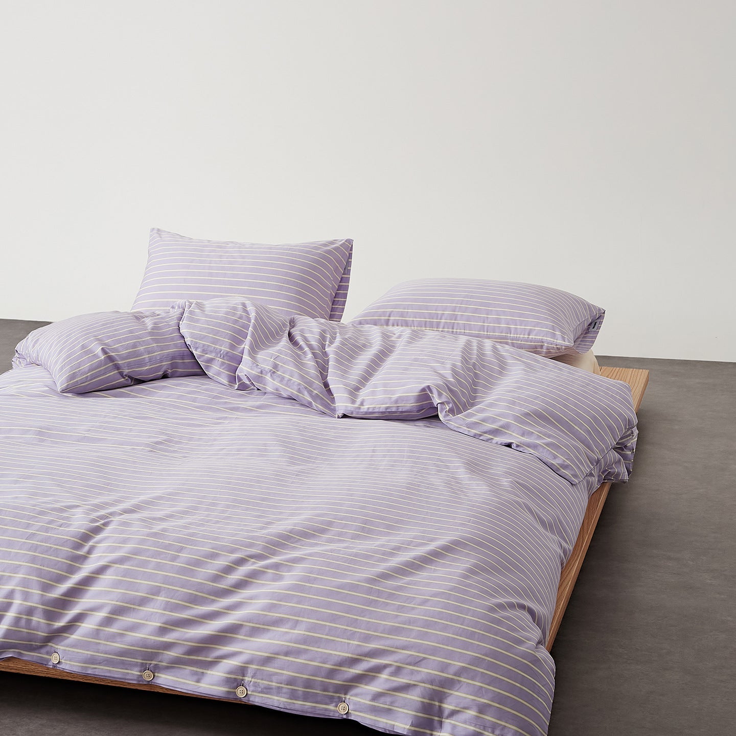 Henry Striped Buttoned Bedding Set / Blue