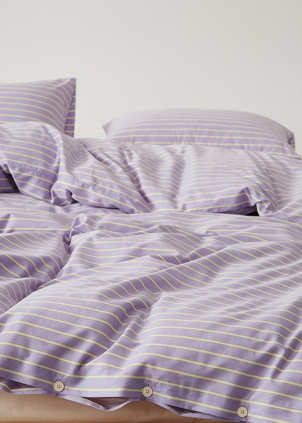 Henry Striped Buttoned Bedding Set / Blue