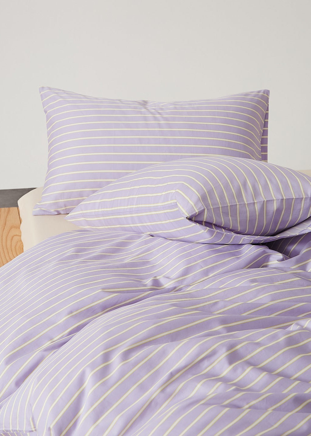 Henry Striped Buttoned Bedding Set / Blue
